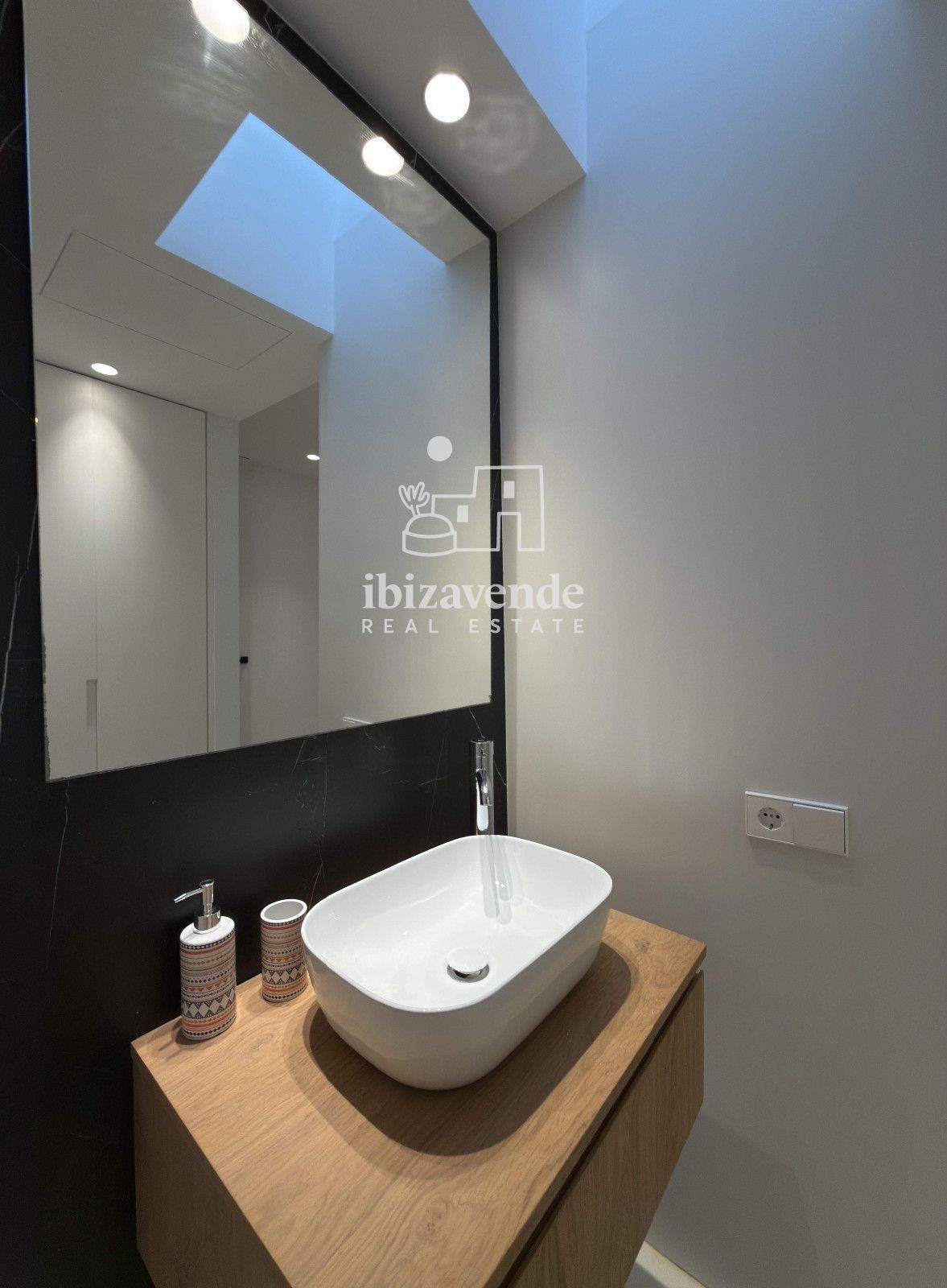 Mobilia Inmueble Image