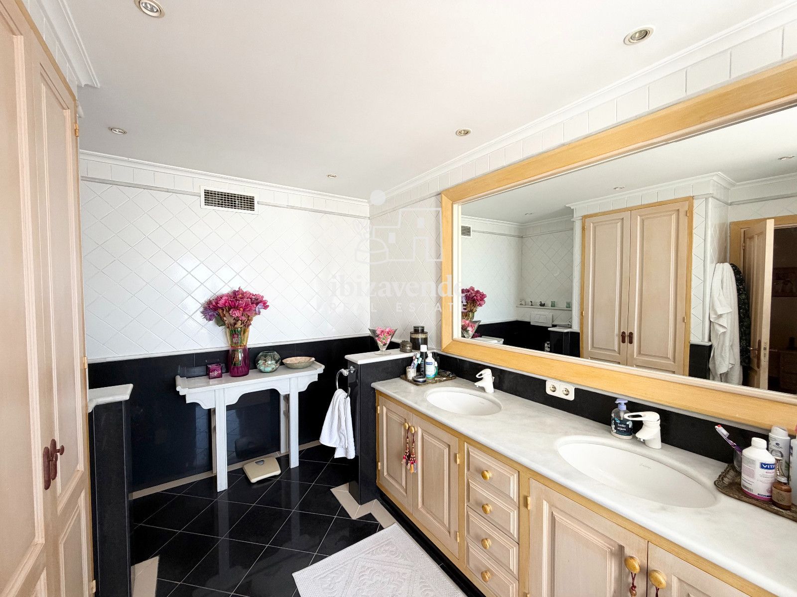 Mobilia Inmueble Image